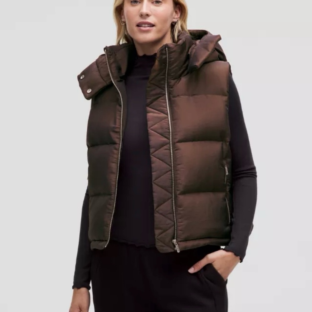 Wunder Puff 600-Down-Fill Cropped
Vest
Iridescent